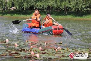 提高应急救援能力 云南罗平消防开展水上救助训练 