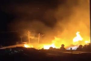 富源县一木材厂发生火灾，老板损失惨重